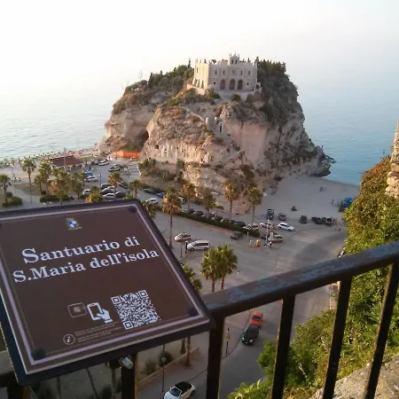Rosa Lejlighed Tropea